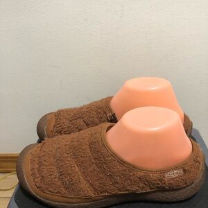 KEEN Howser 2 Women’s Briwn Casual Comfy Durable Slippers Size 9